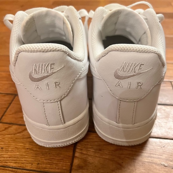 Nike Air Force 1 White Sneakers, Size 8. Excellent pre-owned condition. No box. - Picture 4 of 13
